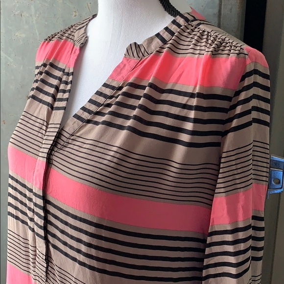 LOFT Tops - Loft Blouse w Pink, Tan & Black